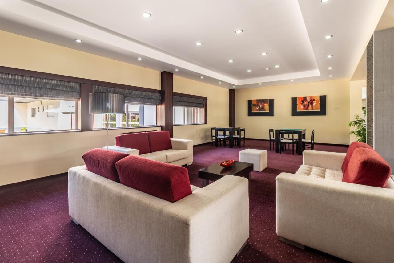 Hotel Colmeia Monte Real Esterno foto