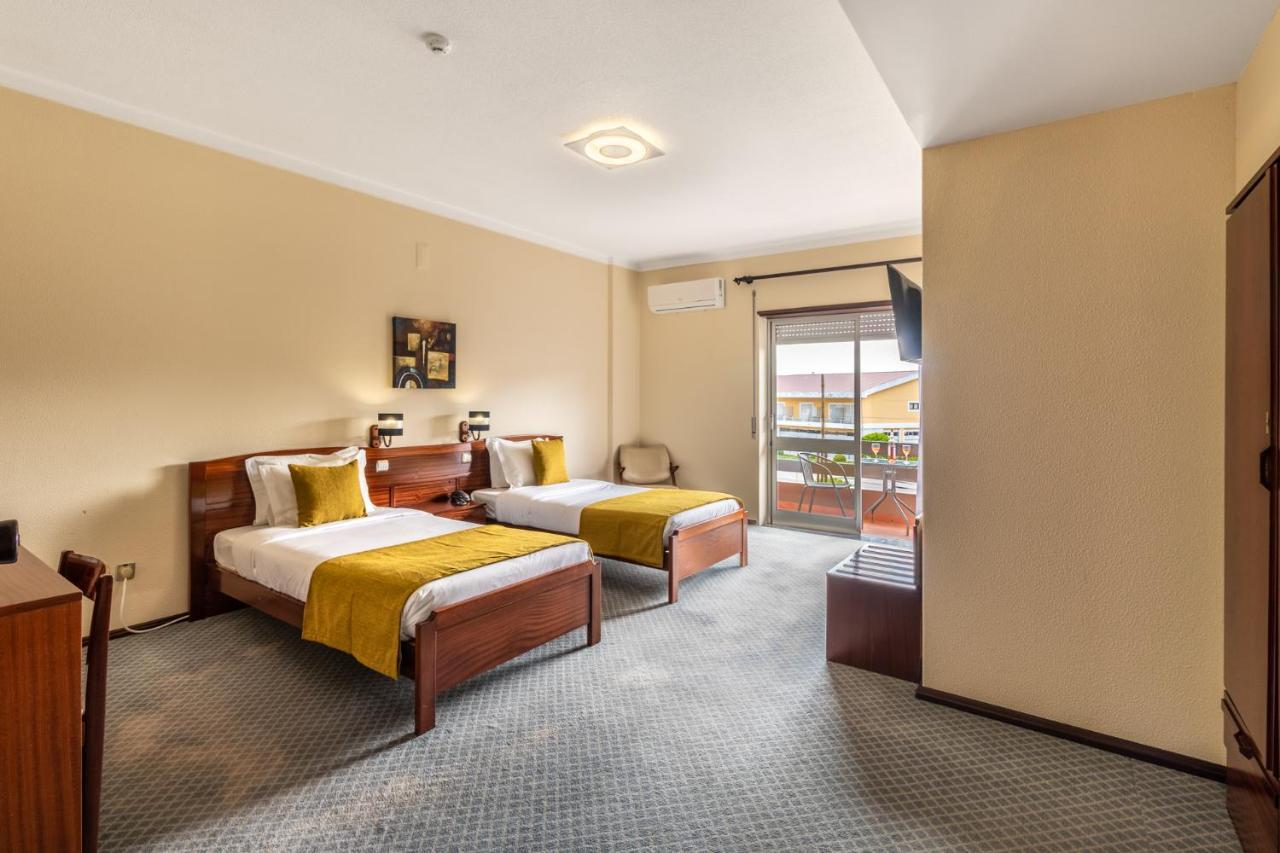 Hotel Colmeia Monte Real Esterno foto