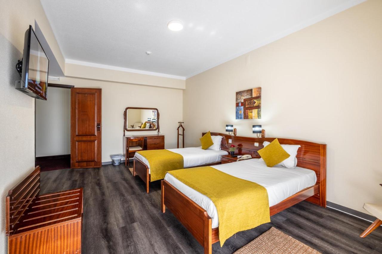 Hotel Colmeia Monte Real Esterno foto
