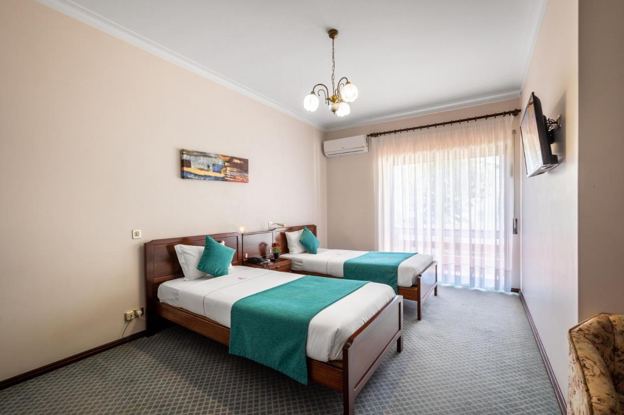 Hotel Colmeia Monte Real Esterno foto