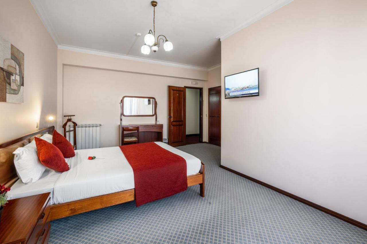 Hotel Colmeia Monte Real Esterno foto