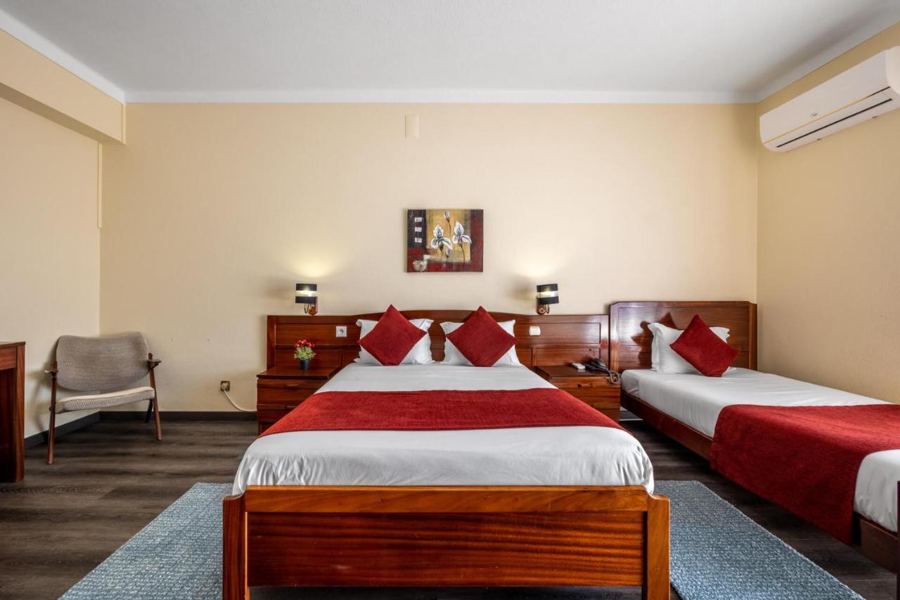 Hotel Colmeia Monte Real Esterno foto